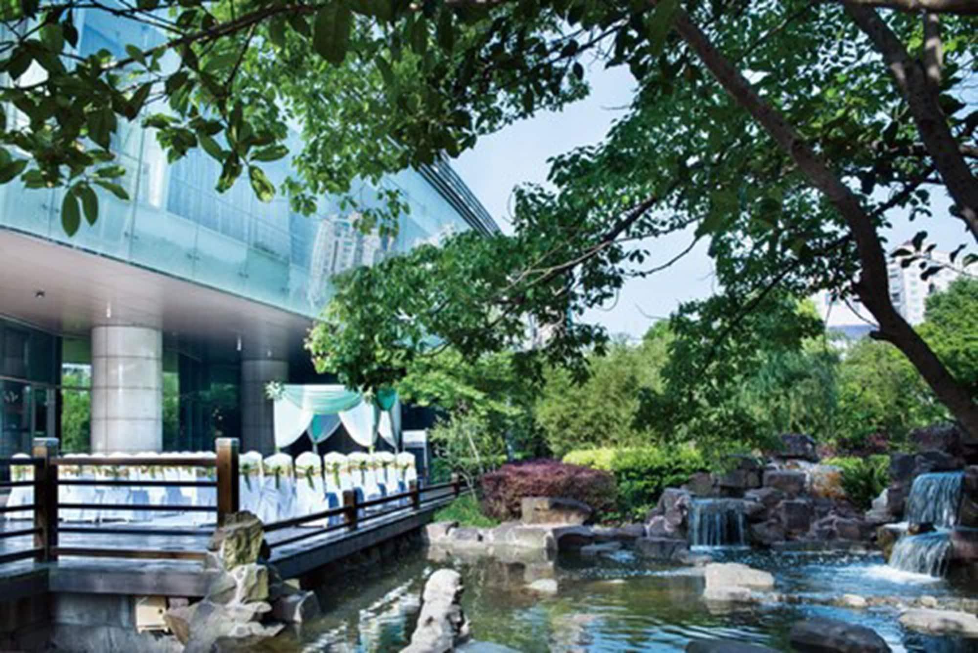 Grand Millennium Shanghai HongQiao Bagian luar foto